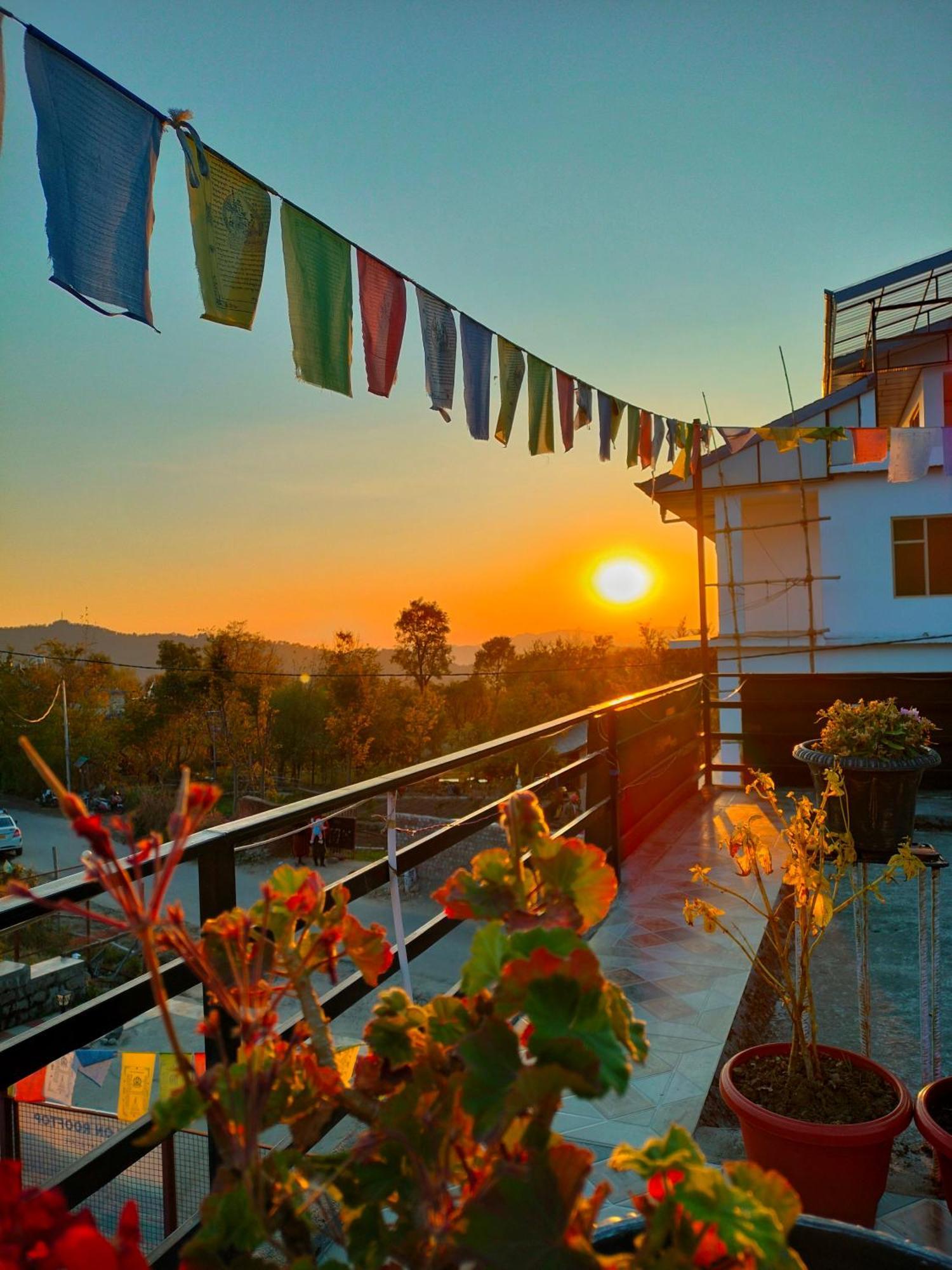 Raahi Stay, Landing Site Bir - Stay & Cafe Exterior foto